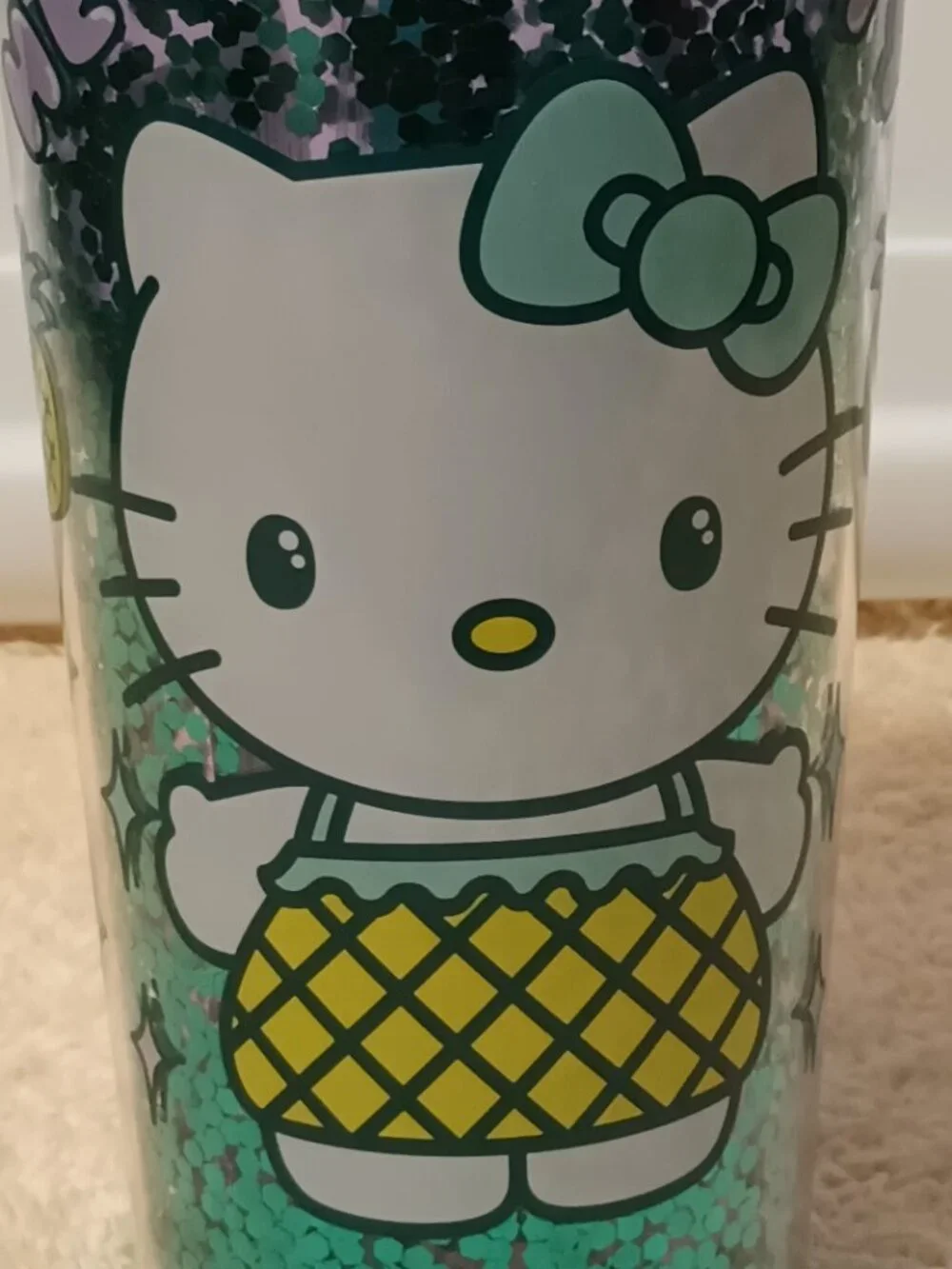 NWT ~ Sanrio Hello Kitty 32 Oz. Confetti Travel Tumbler with Secure Lid & Straw
